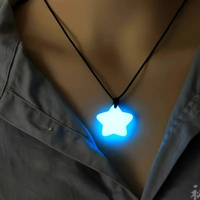 Glow In Dark Stars - Collier Pendentif Étoile Luminescente en Jade